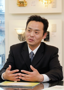 足立　豊