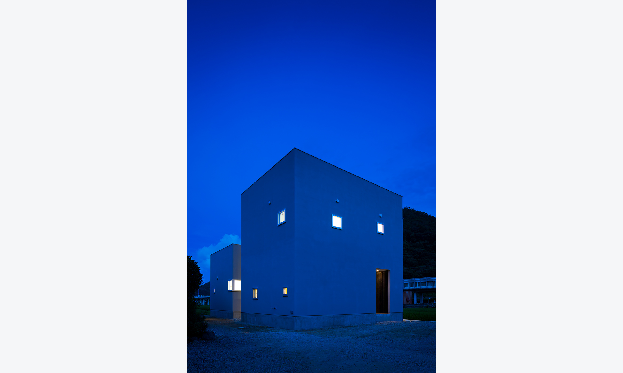 太陽のひかりと照明の明かり