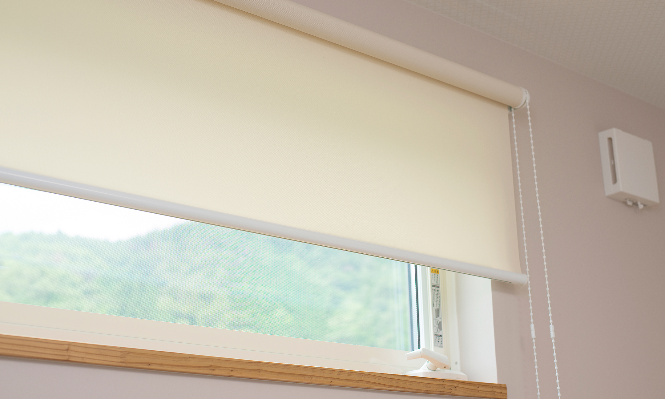 木の素材感に寄り添った照明