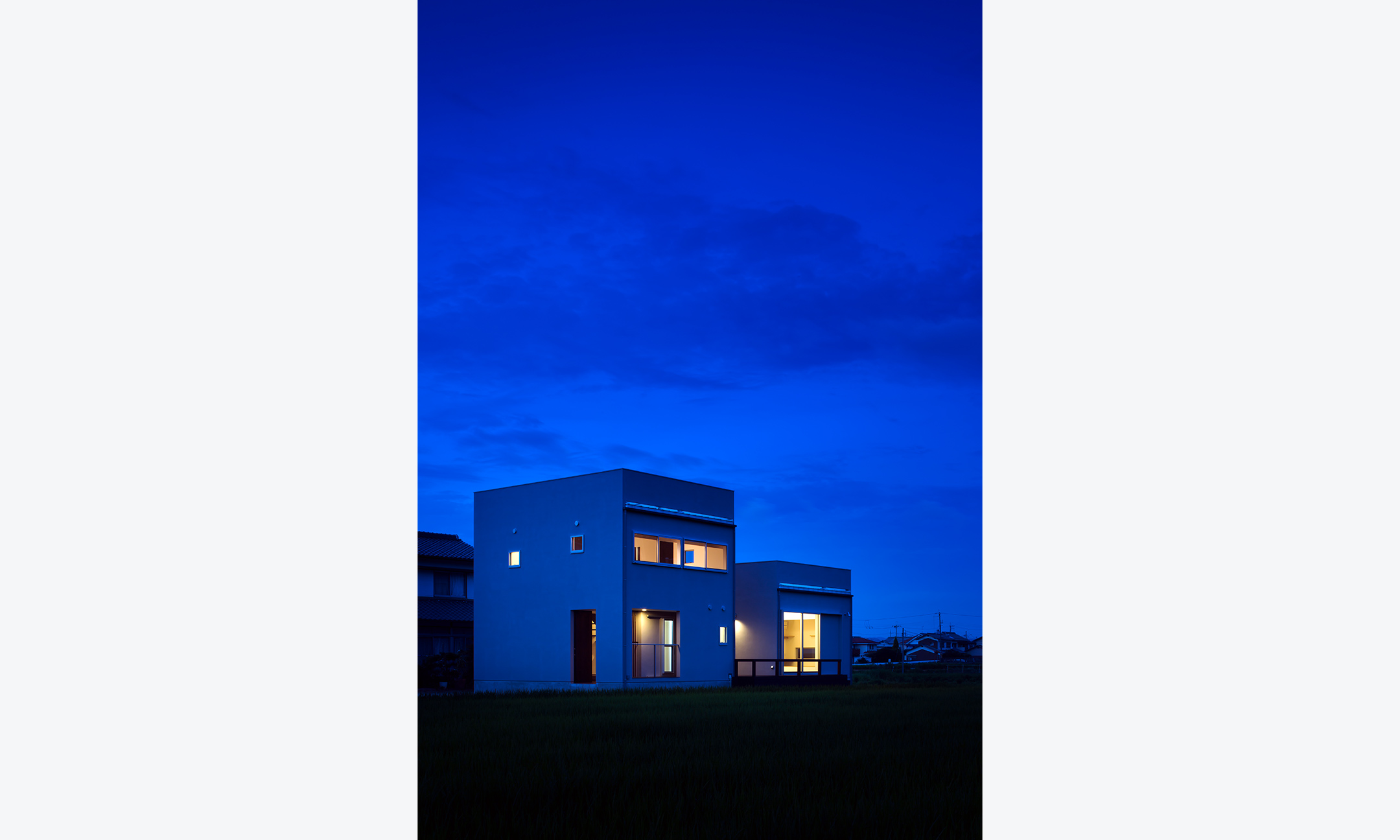 太陽のひかりと照明の明かり