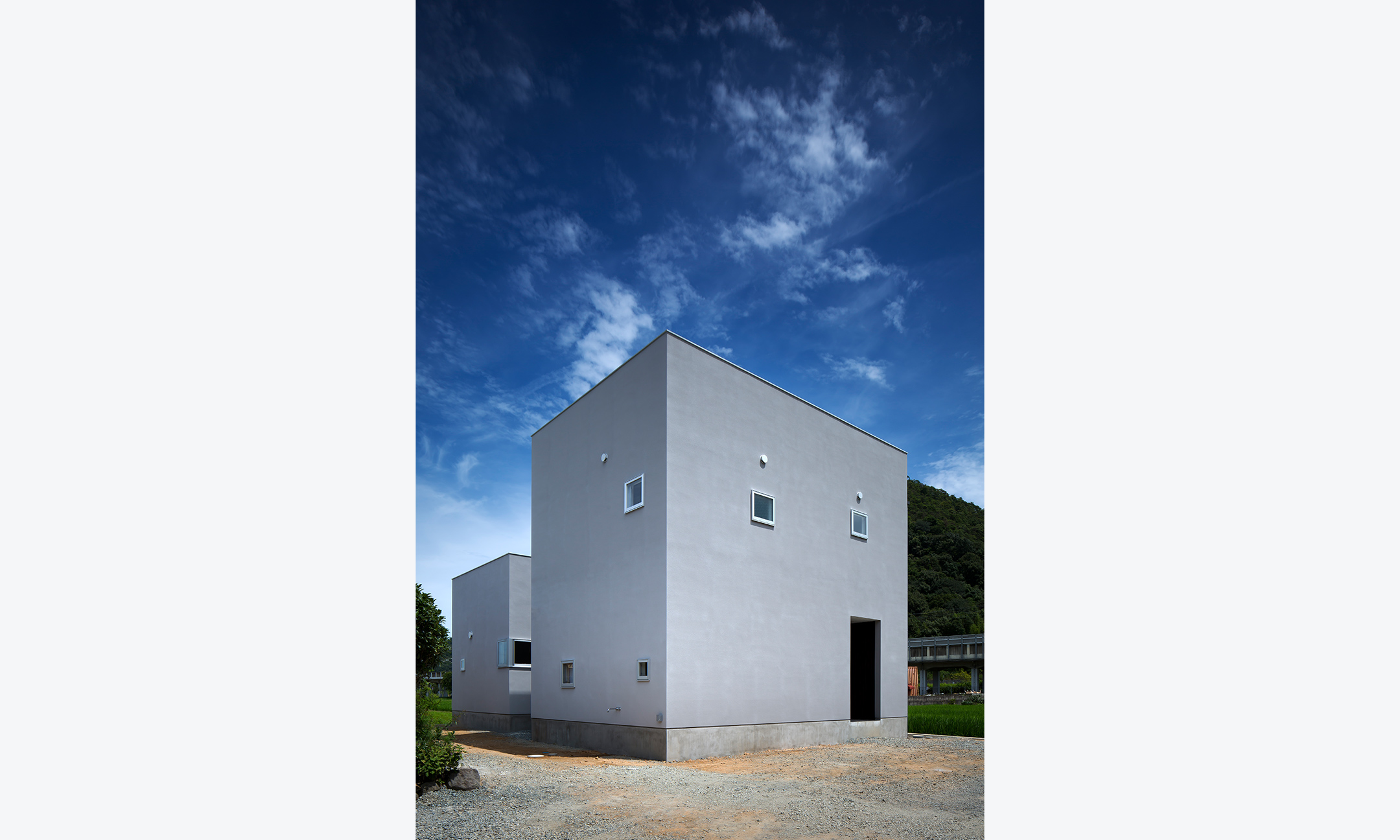 太陽のひかりと照明の明かり