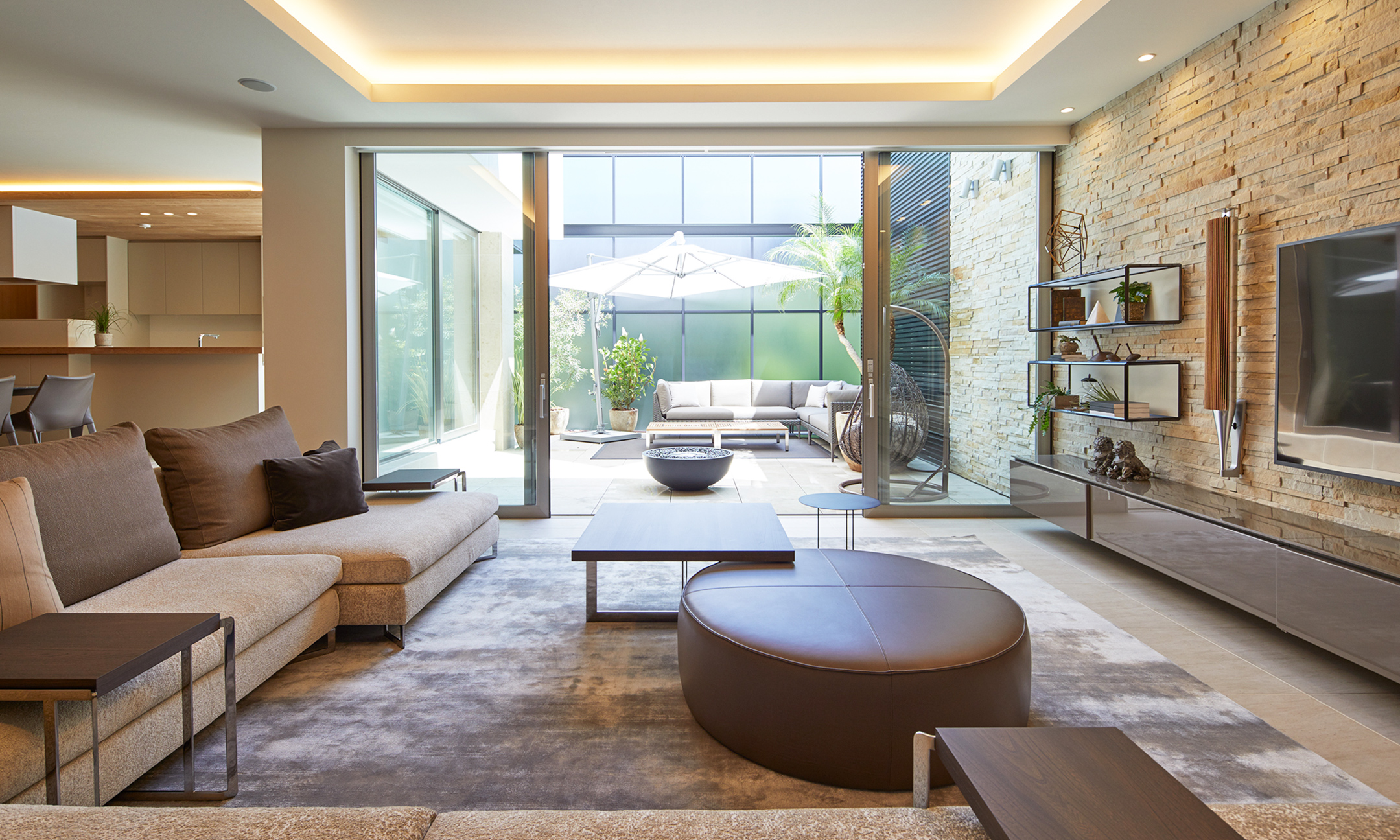 建築を見せる間接照明