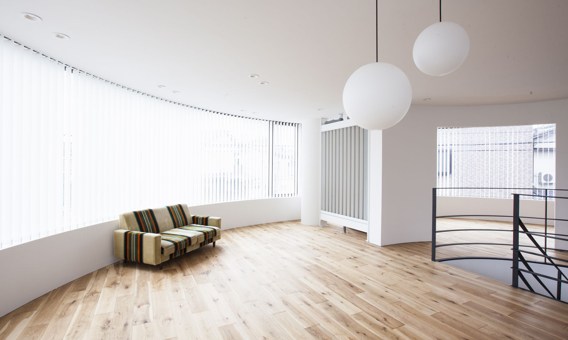 建築と調和する明かり