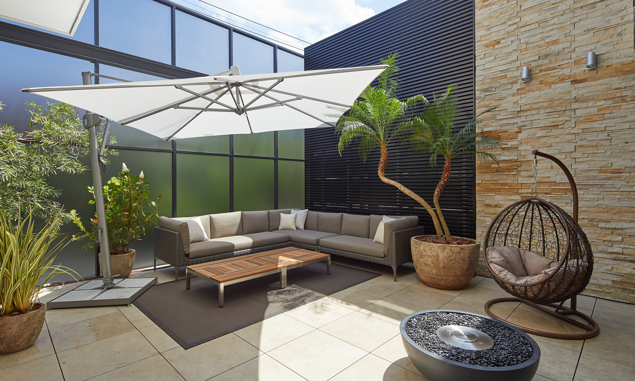 建築を見せる間接照明