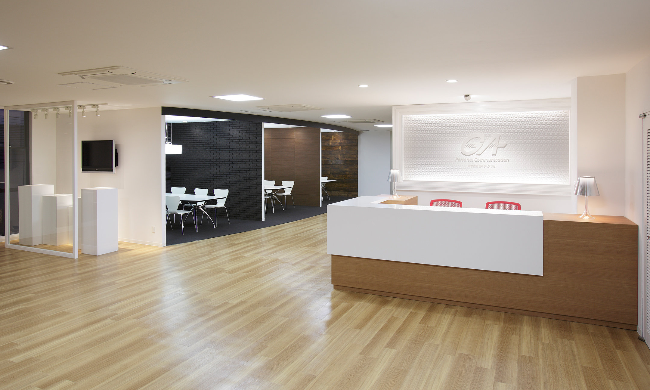 シンプルかつデザイン性のある照明でコーディネイト 明かりで照らす歴史と和モダン空間