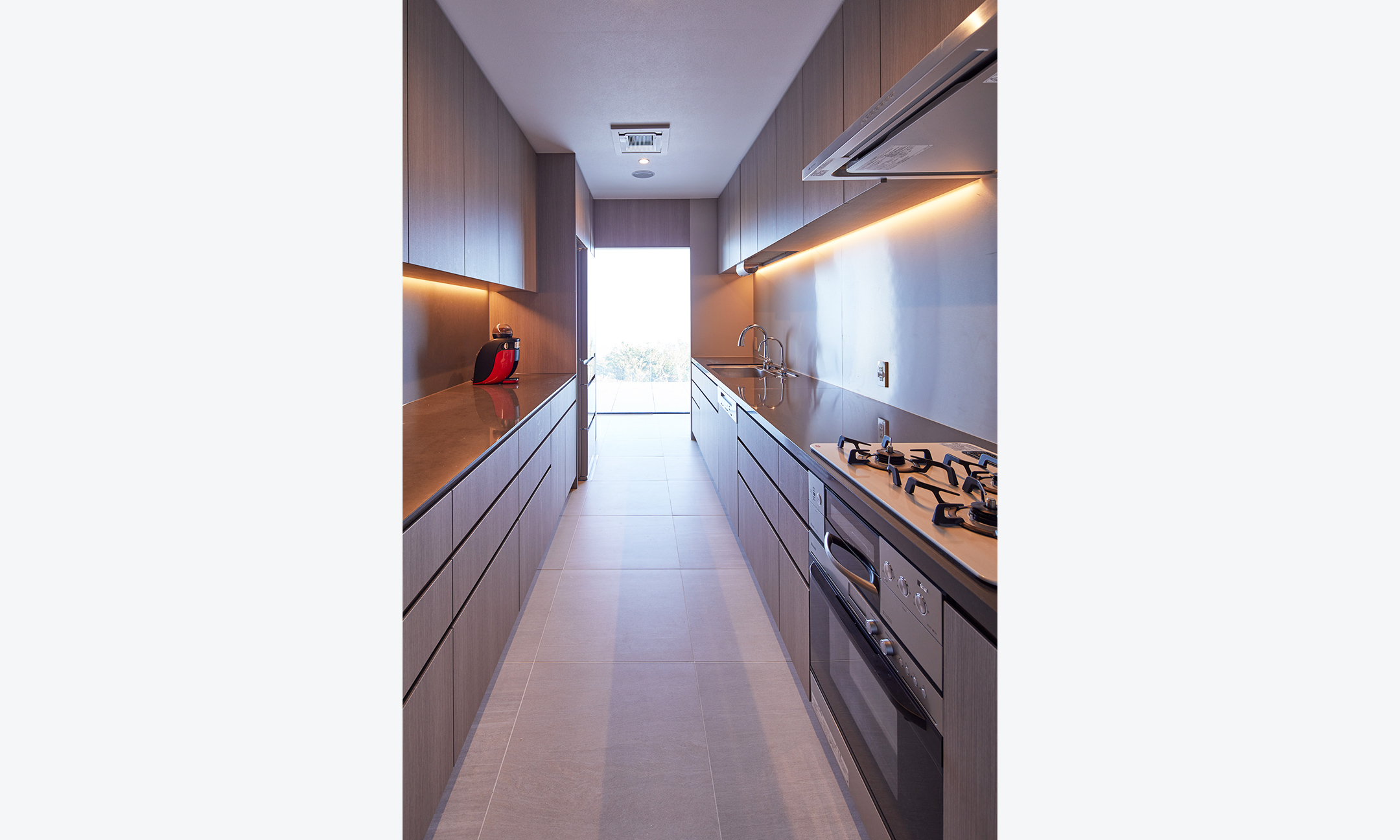 建築と調和し、寛ぎをもたらす照明計画