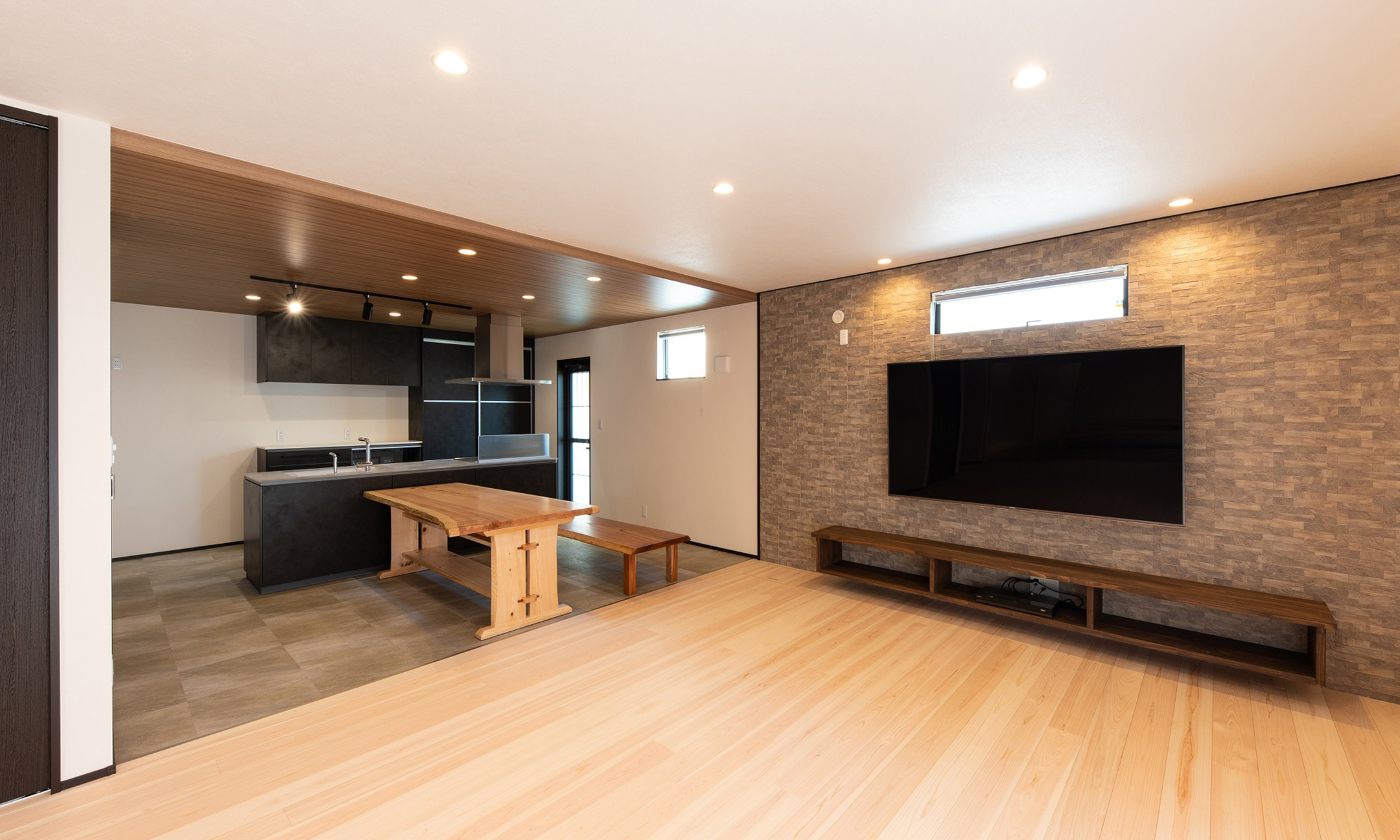 照明からインテリアまでトータルにご提案