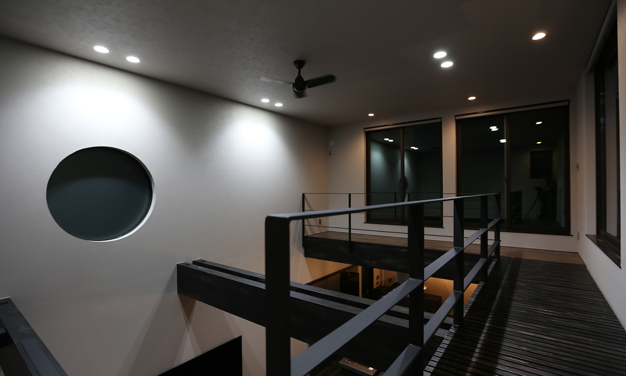 外構と室内の照度さを意識した照明計画