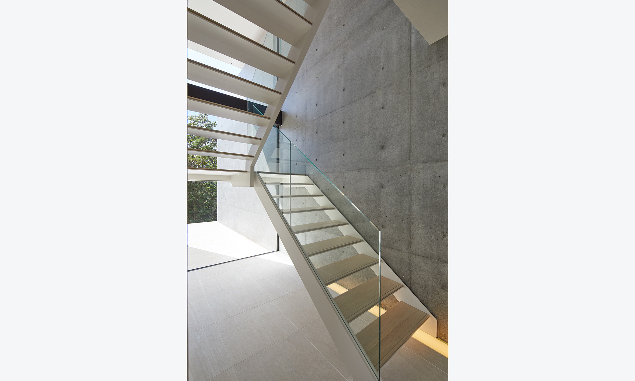 建築と調和し、寛ぎをもたらす照明計画