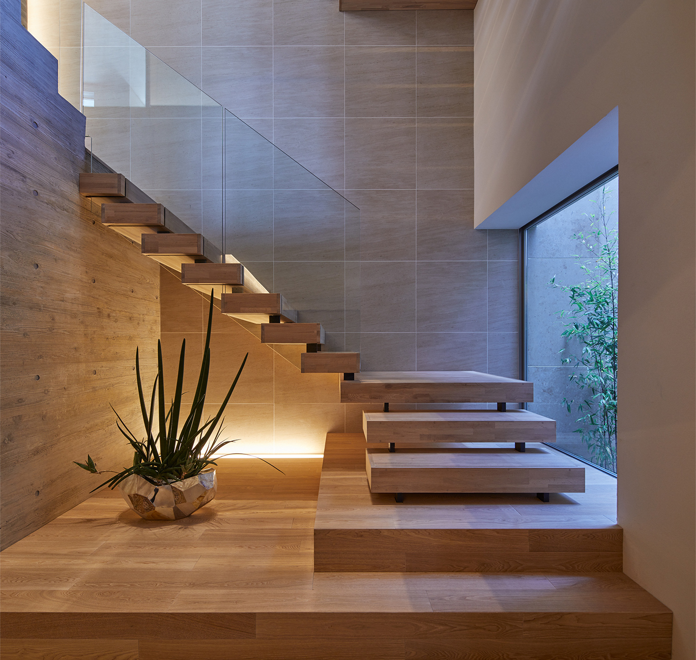 建築を見せる間接照明