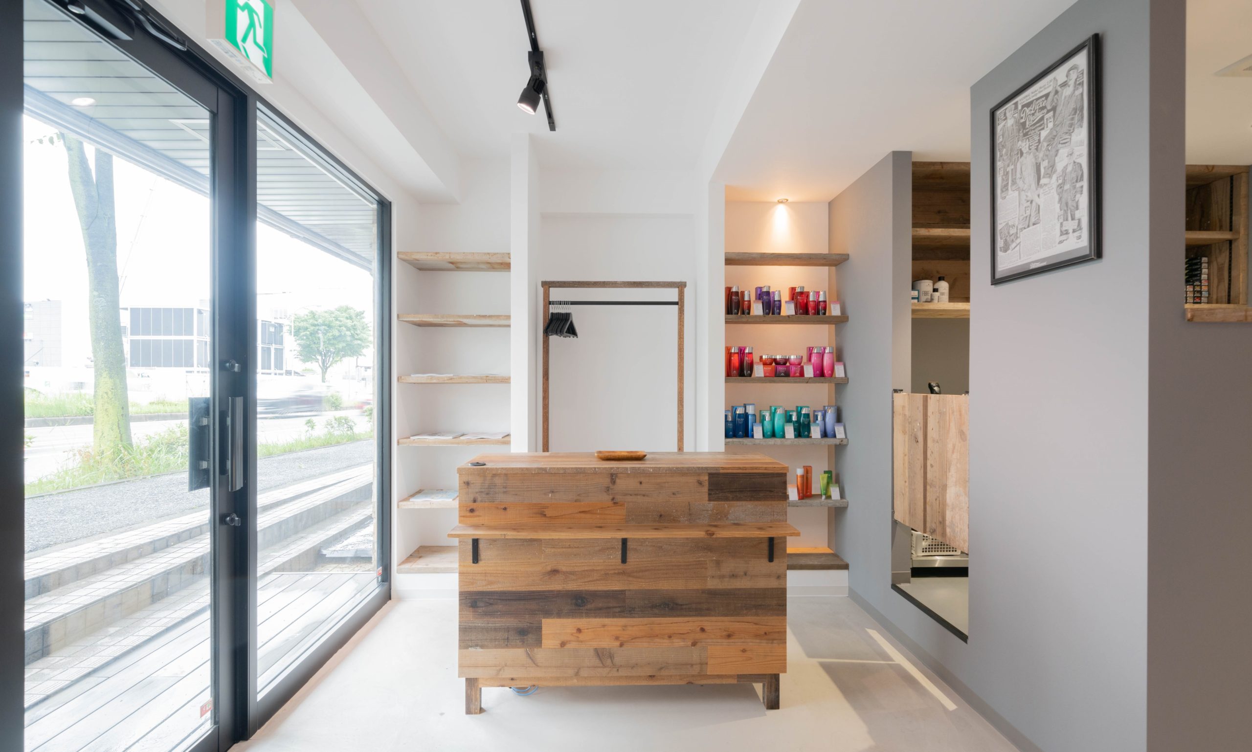 自然光に近い色を